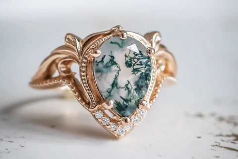 Why Moss Agate Is the New Favorite for Engagement Rings (And What Makes It So Special)